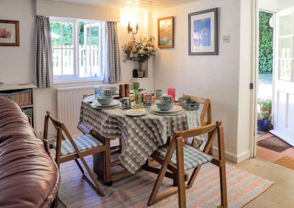 Landford'S Cottage, Your Retreat! 外观 照片