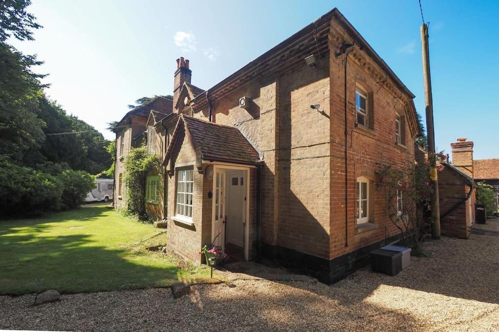 Landford'S Cottage, Your Retreat! 外观 照片
