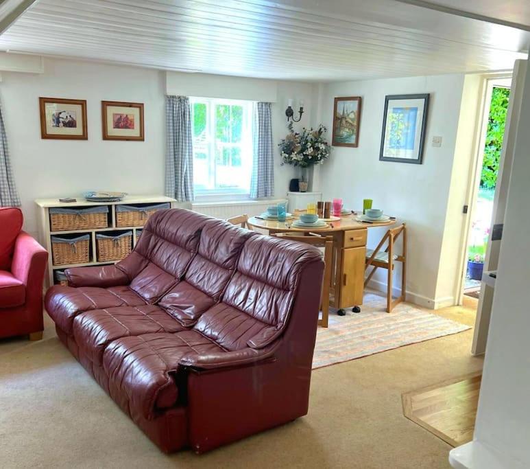 Landford'S Cottage, Your Retreat! 外观 照片