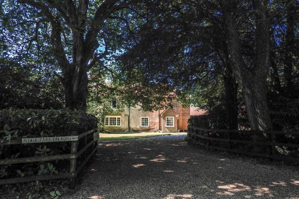 Landford'S Cottage, Your Retreat! 外观 照片